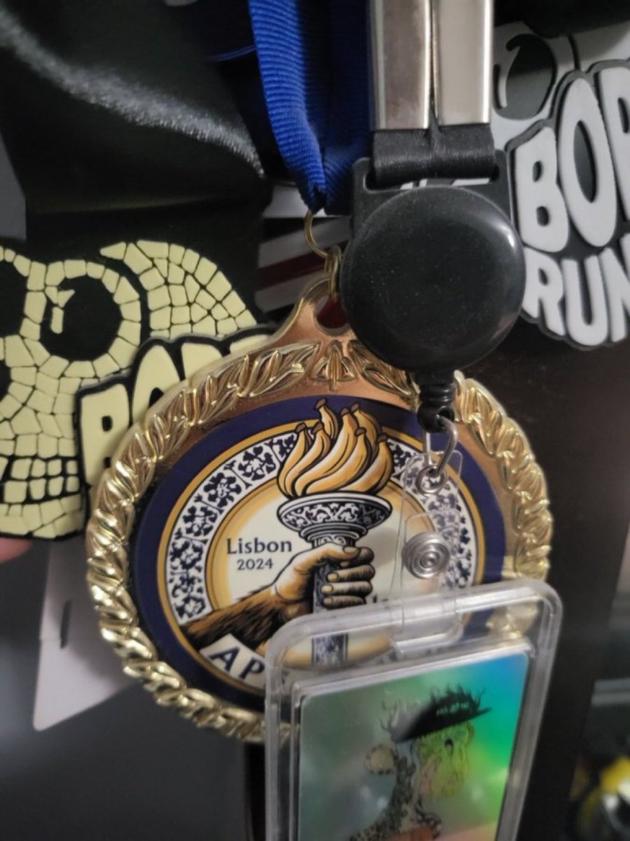 JoKorot's tweet image. Celebrating the winners from last yearβs @ApeGames / Lisbon.
Will YOU win the Gold at this yearβs Games during ApeFest / Vegas??
This winner is the ever fabulous @ApewhaleNFT, purveyor of great threads with @boringmerch