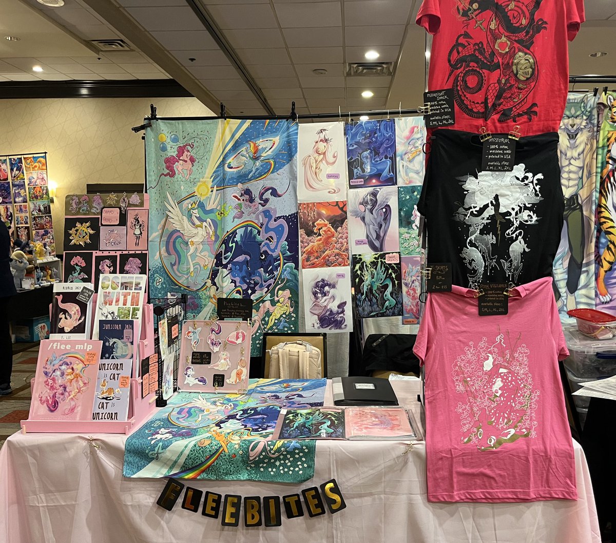 flee_bites's tweet image. all set up and ready to go at #trotcon ! see you soon :3
