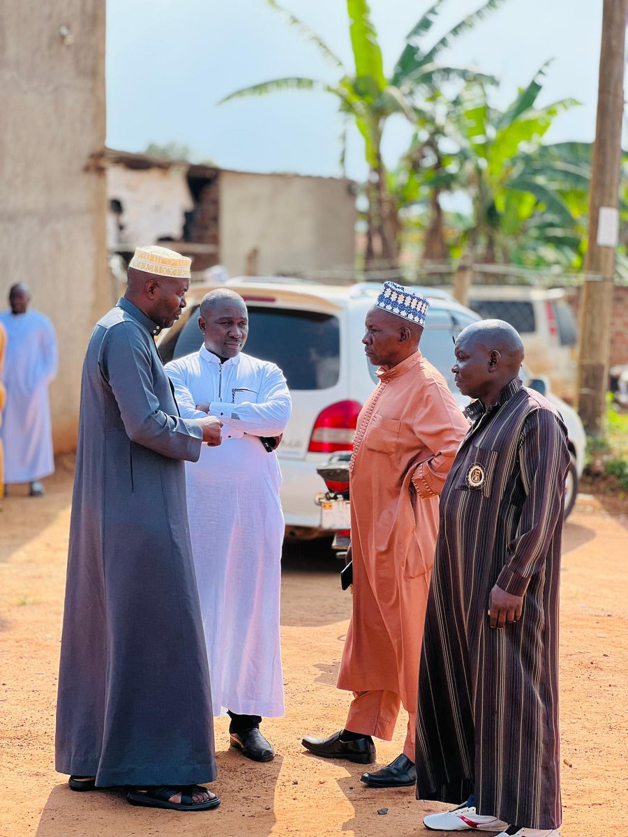 masika_remah's tweet image. Today, Counsel @GeorgeMusisi4 had prayers at the Jaamia Masjid in Kimwanyi, Kira Division, Kira Municipality. His message focused on unity, peace, and community upliftment as we head for the #protestvote2026.