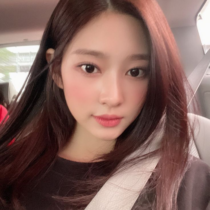 “First love, Last love”
— a filo #2kim au

After waiting for how many years, would Cywell (kcw) finally shoot her shot at her long time friend, Mich (kmj), or would it be the other way around?

“Make a move or lose me. You choose.”
