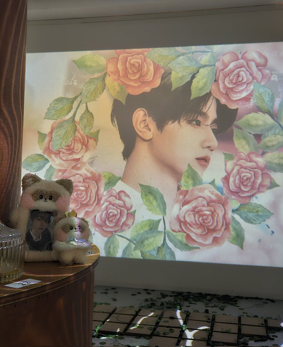 오늘은 하오 생일 ☁︎︎⋆｡˚
하오디라오에서 개구리다리+오리창자 먹구
하오로 가득찬 공간들 싹 돌고오기.ᐟ.ᐟ
날이 너.무. 더웠지만
존잘중남으로 이겨냈어요♡
장하오 HBD 💕💕

#ZHANGHAO #장하오 #章昊 #ジャンハオ
#25GoldenStarsForZhangHao
#여름하늘이_하오로_물든_날
#章昊0725生日快乐