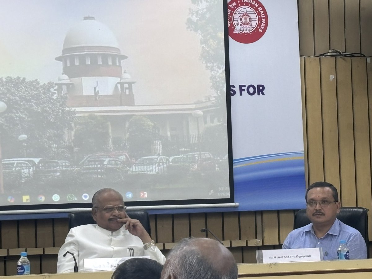 SShailu2013's tweet image. Attended the vibrant Tamil Sangam meet at ILI. Grateful for the invite from Hon’ble Mr. Justice Karpaga Vinayagam, in whose case I’m assisting. Hon. Mr. Justice Raja spoke on Vedam Pudhithu; K. Amarnath Ramakrishnan, the face of Keezhadi, spoke on its excavation.