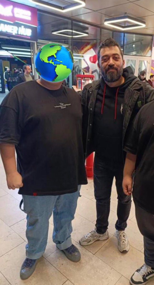 ardardav's tweet image. çok kötü kokuyordu