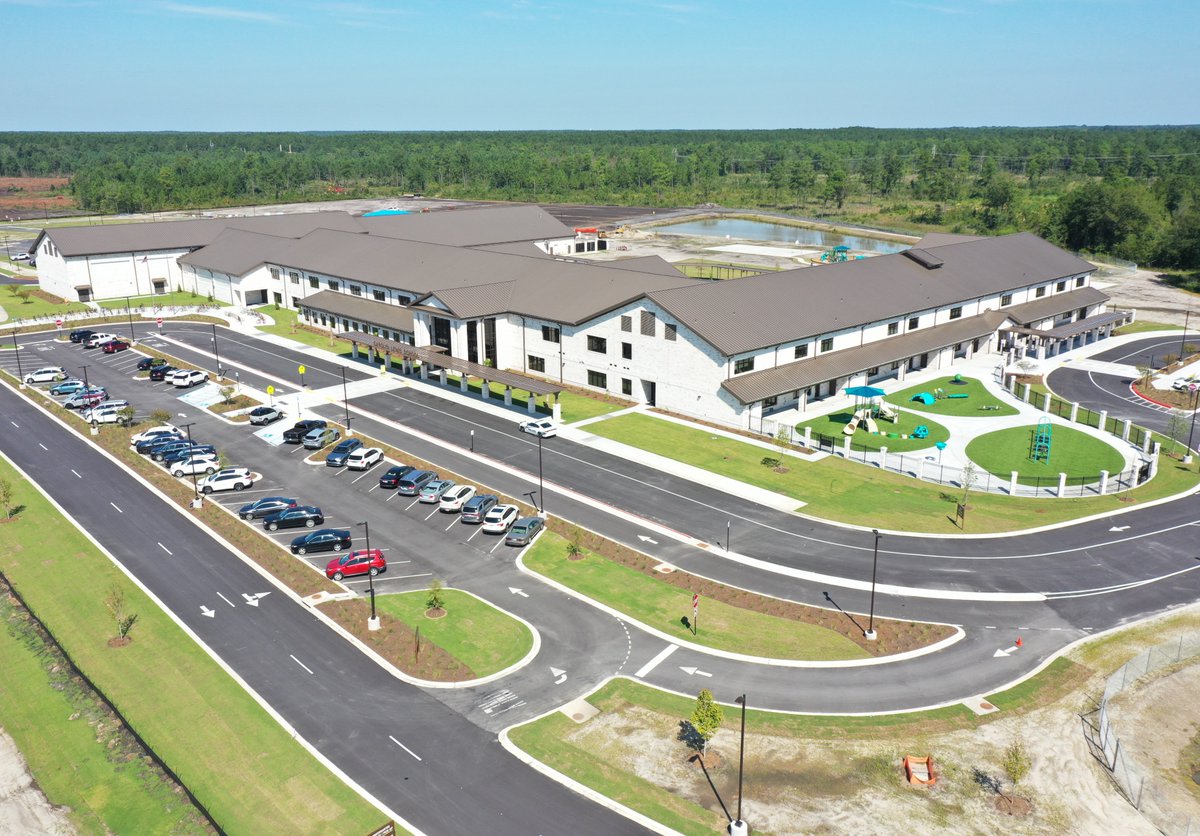 #FBF to our work building the new Carolyn Lewis K-8 school. 👷‍♂️