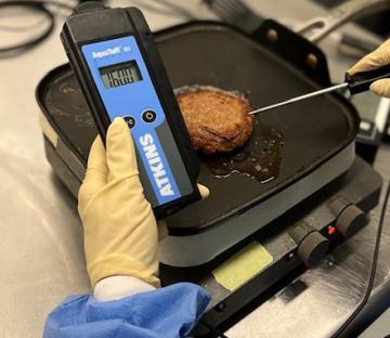USDA_ARS's tweet image. While the popularity of veggie burgers continues to grow, it's important to know plant-based products can also contain microbial pathogens. ARS scientists suggest handling plant-based burgers much like raw meat -- cooking with proper time and temperature to avoid food-borne…