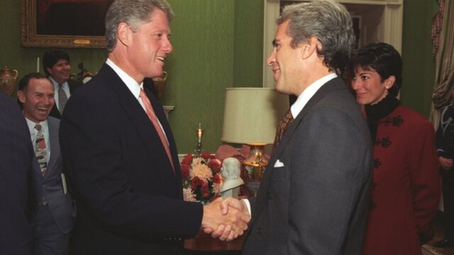 aDemCalledAlice's tweet image. Y’all keep posting pics of Bill Clinton like that’s some kind of gotcha — let me be clear: I’m not MAGA. I don’t defend anyone tied to Epstein. If his name’s on that list, he should be held accountable too. No exceptions.
Justice > team loyalty.