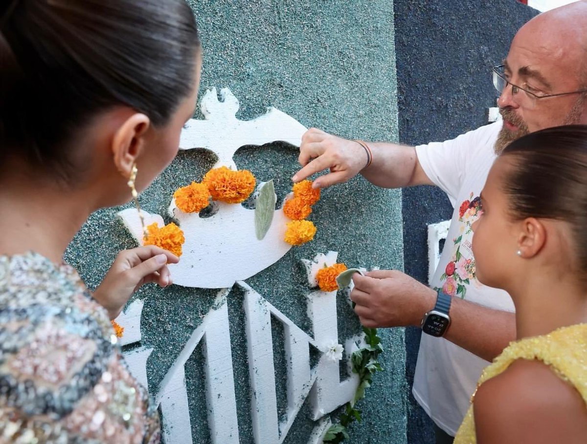 AjuntamentVLC's tweet image. 🌺Demà se celebra el Sopar de la #Punxà a la #CiutatDeLArtistaFaller, un sopar popular, seguit de ball, per disfrutar d'una de les últimes nits de @GranFeriaVLC
🌼Eixe dia s'acaben de punxar els clavells en les carrosses de la #BatalladeFlors
#GranFiraVLC