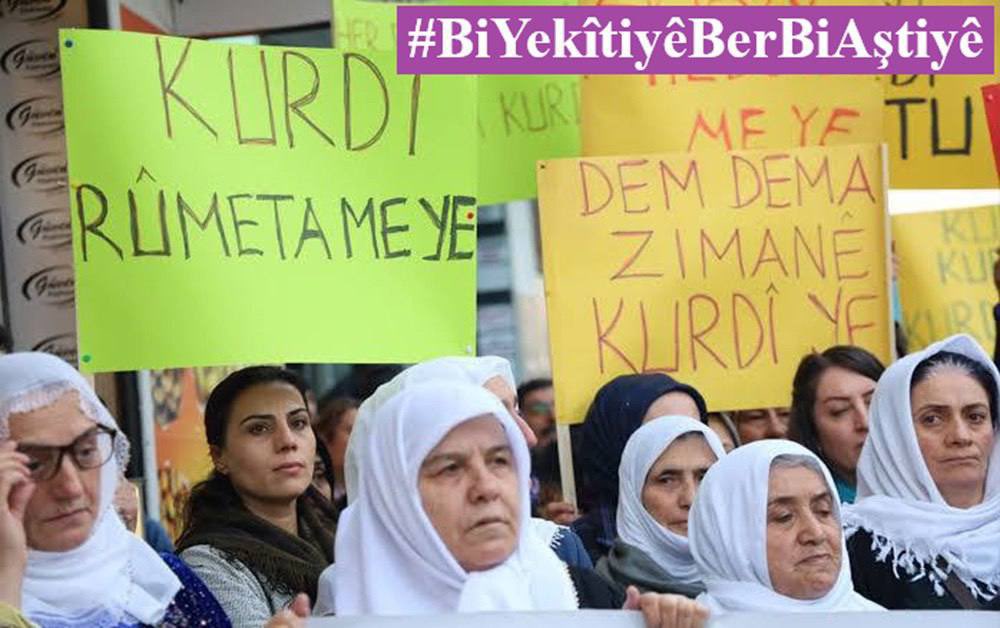 YLMZHUN's tweet image. Seydayê Cegerxwîn gotiye ‘Kurdno bibin yek, eger hun nebin yek, hun ê herin yek bi yek.’ Lewra bêyî yekîtî jiyaneke bi pergal û bi rûmet ne pêkan e. Werin em sibê 26ê Tîrnehê li Bazidê hêviya aştî û yekîtiyê bi hev re geş bikin. #BiYekîtiyêBerBiAştiyê