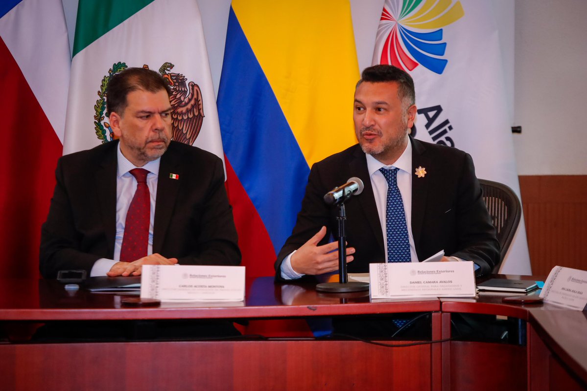 AMEXCID's tweet image. 📸Dimos la bienvenida a los 20 jóvenes voluntari@s que participaron en la edición 2025 del Programa de Voluntariado Juvenil de la Alianza del Pacífico 🇲🇽🇨🇴🇨🇱🇵🇪 “Construyendo Comunidad”.
Bajo el liderazgo del @imjuvemx, realizaron una semana de trabajo comunitario en Hidalgo,…