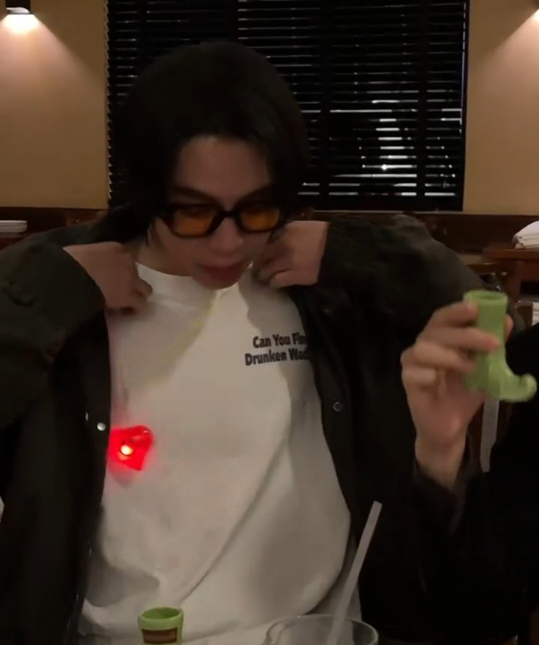 ashさんのこれしか持ってねえからこれ着てんだわ...勘違いすんなよシャツ CHSN_IWOWShirt_ProductImage_Up
