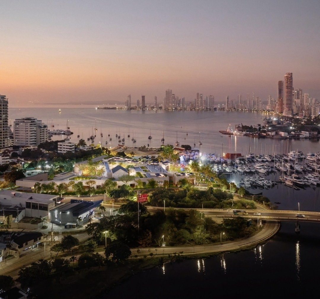 El Distrito Creativo de Manga, es uno de los proyectos de infraestructura SOCIAL más ambiciosos de nuestro gobierno. Obra incluida y aprobaba en el capítulo de inversiones del SGR. 

Ubicado en un predio de 20 mil m², donde antes quedaba una plata eléctrica, el Distrito Creativo