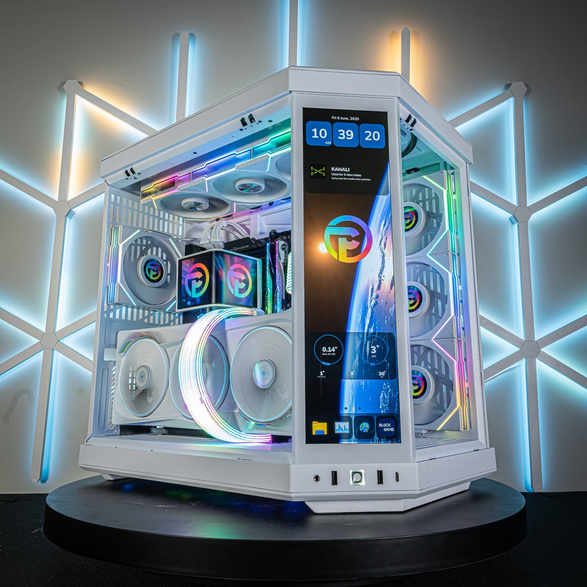 Brparadox's tweet image. Pick one PC to use for the next 10 years (Y70 EDITION)...
1, 2, 3, or 4⁉️