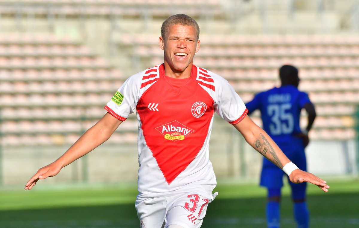 KickOffMagazine's tweet image. Siwahla's warning to Baartman 👀
Former Ajax Cape Town star Mkhanyiseli Siwahla has warned Cape Town Spurs youngster Luke Baartman to be cautious about taking "wrong advice."
Read more ➡️ ow.ly/Vffq50WvqoU