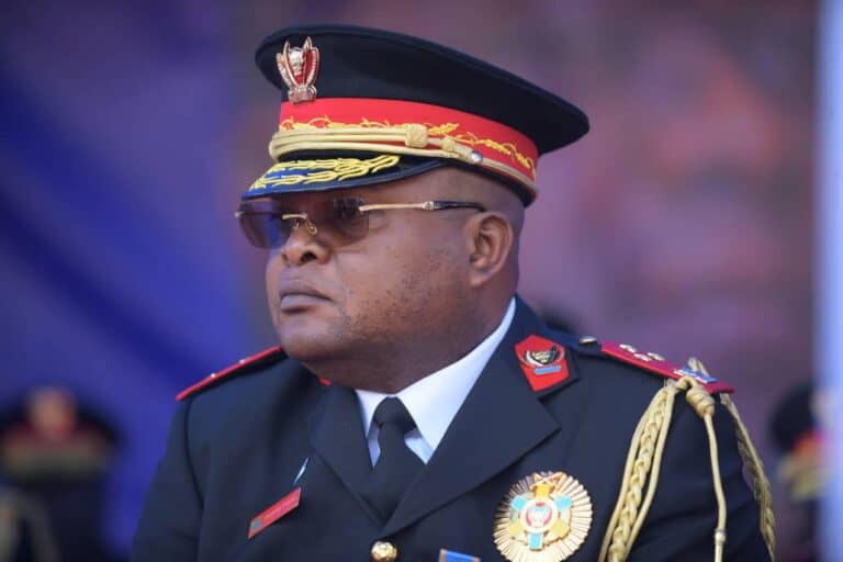 baelenge_irenge's tweet image. #RDC : Dans un climat marqué par l’interpellation des généraux Franck Ntumba et Christian Tshiwewe pour tentative d’assassinat sur Félix Tshisekedi et détournement de fonds, le chef d’état-major des FARDC a suspendu toutes les sorties extérieures du pays pour les officiers de…