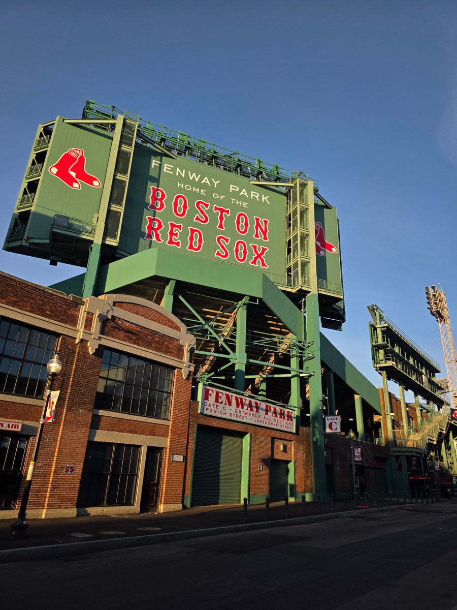 ALERT: As the Red Sox begin a three-game series with the Dodgers, Fenway Park faces its first-ever strike by concession and restaurant workers in the ballpark’s 113-year history.