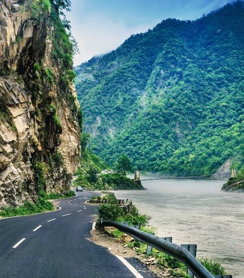 Sometimes, something tells us to slow down somewhere, for somehow we know, the detour ahead is ours to take.. 😊🐾🐾☕🌸🍀🌿🌧️🪻🌉
Good evening wonderful people.. 🍀🌿🌧️🌧️🌧️