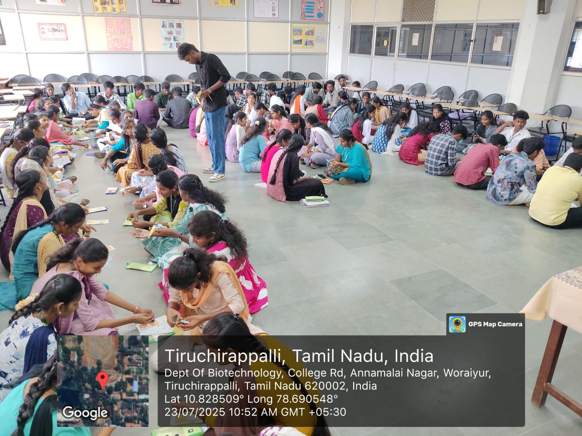 MMopatnsf's tweet image. புனித ஜோசப் கல்லூரி திருச்சியில் இனியன் Fold scope பயிற்சி வழங்குகிறார். 100 க்கும் மேற்பட்ட மாணவர்கள் பங்கேற்றுள்ளனர்.