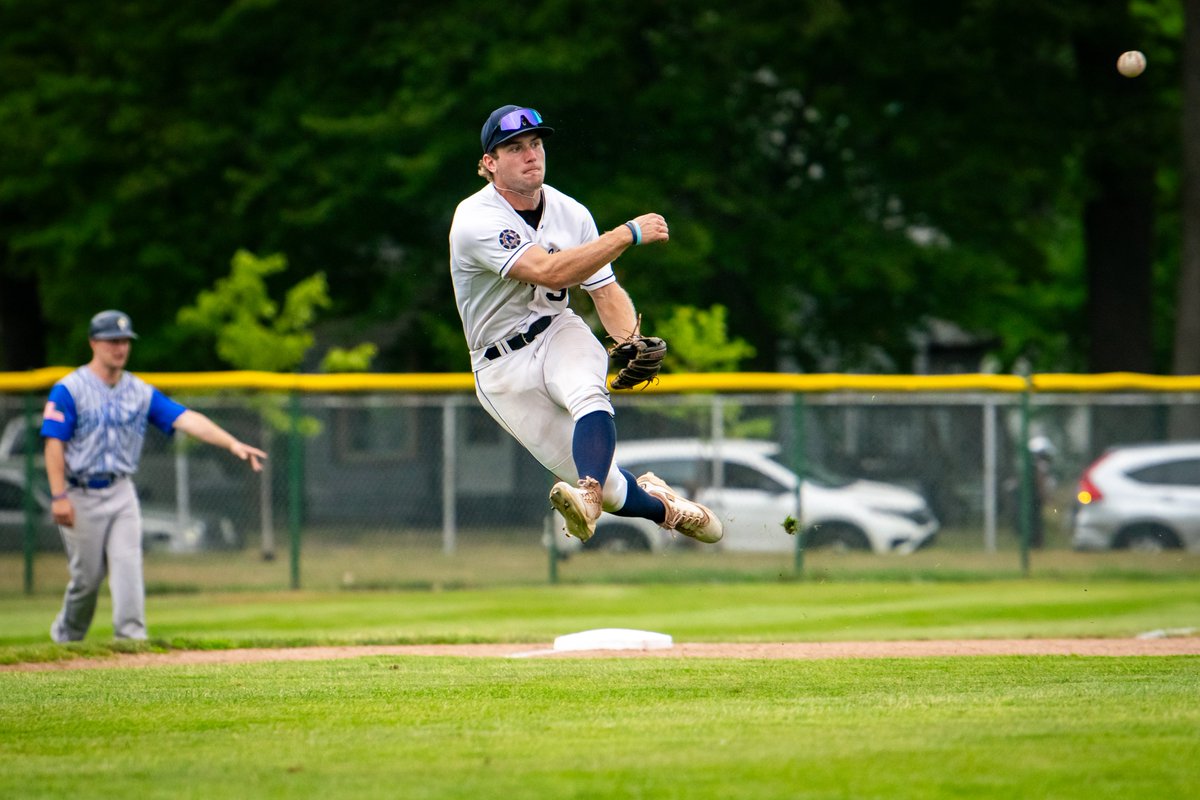 MuskegonClipper's tweet image. Clips win and their playoff hopes remain alive! Don't miss tonights game, first pitch set for 6:35pm! Let's pack Marsh Field and help your Clips in their playoff push!