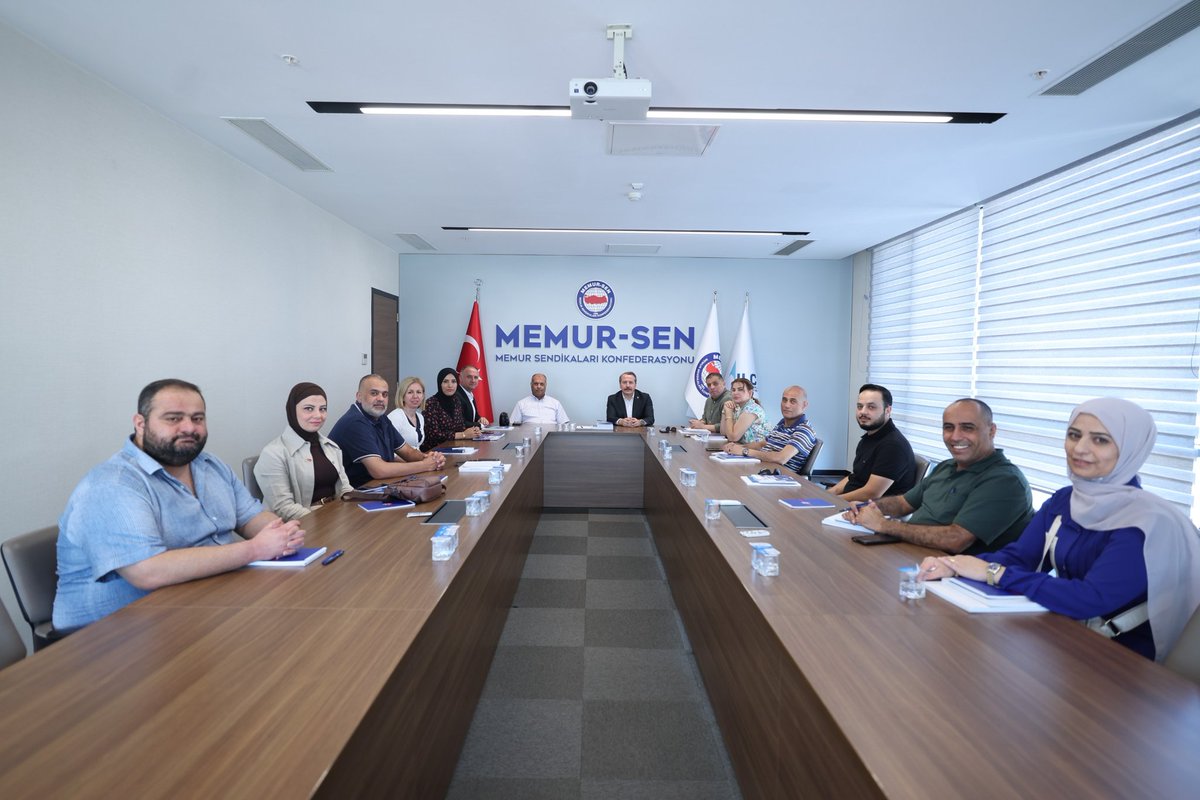 MemurSenKonf's tweet image. Genel Başkanımız Ali Yalçın ve Genel Başkan Yardımcımız Hamza Öksüz, Ürdün İşçi Sendikaları federasyonu (GFJTU) Başkan Yardımcısı Khaled Abu Marjoub başkanlığındaki heyeti Memur-Sen Genel Merkezinde ağırladı.
Uluslararası Emek Konfederasyonu (ILC)’nin kurucu üyelerinden biri…