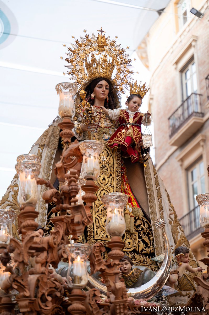 Procesión Triunfal de Nuestra Señora del Carmen Coronada.

<a href="/CarmenPerchel/">Carmen del Perchel</a>  #cofradiasmlg