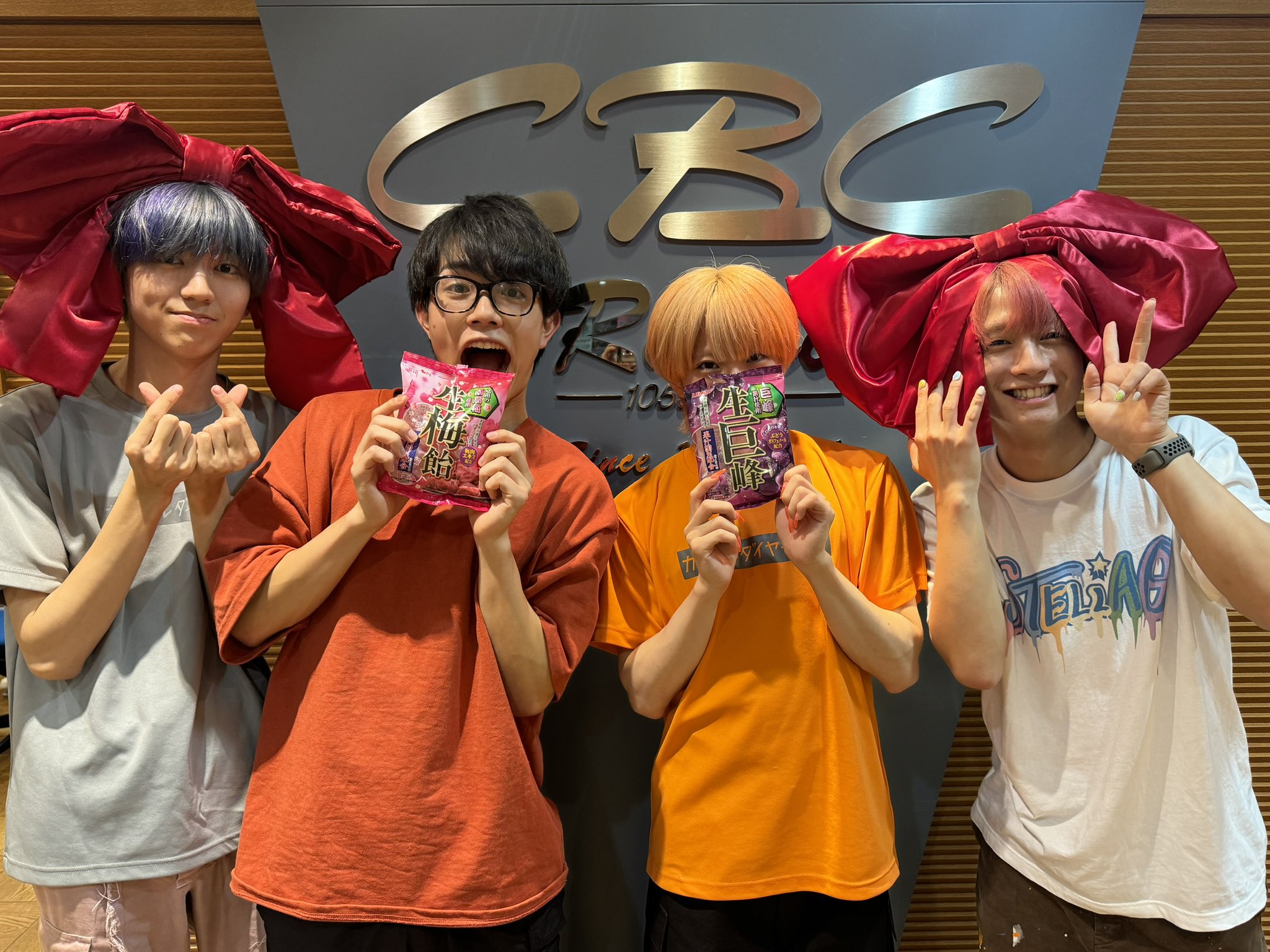 カラフルダイヤモンド 説楽賢 Tシャツ サイン カラフルダイヤモンド 設楽賢 Tシャツ サイン 設楽賢（カラフル