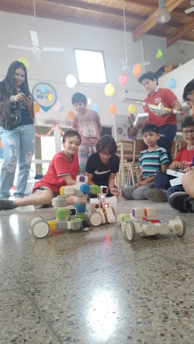 cubroid's tweet image. Empower kids to create with AI & coding! 🤖✨
Fun, hands-on learning with Cubroid’s smart robot kits – where creativity meets technology!
#AIforKids #CodingRobots #STEMeducation #Cubroid #LearnThroughPlay #FutureSkills 🌍📚🔧