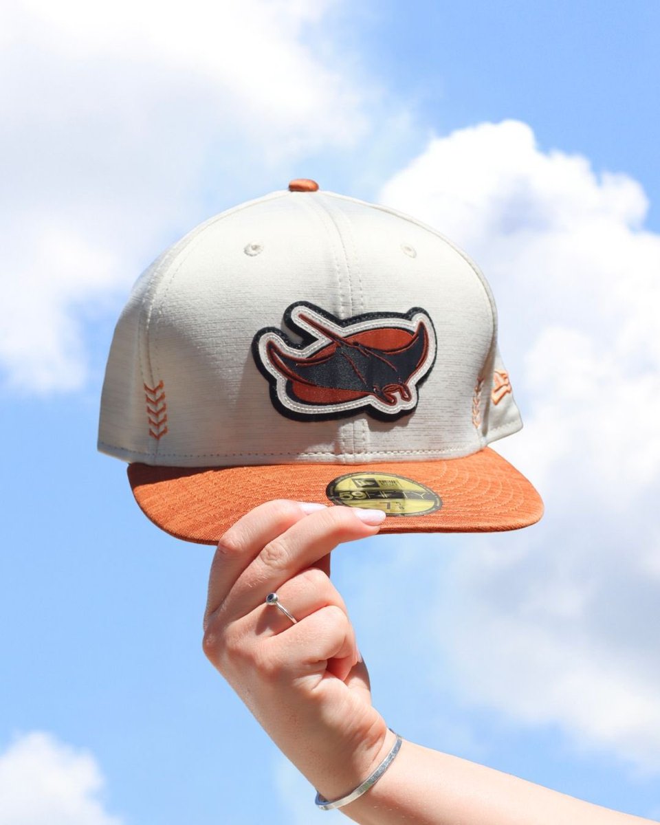 TheBayRepublic's tweet image. Flashback Friday!! The Devil Rays Copper & Stone 59FIFTY brings the heat. 🔥 Now at The Bay Republic.