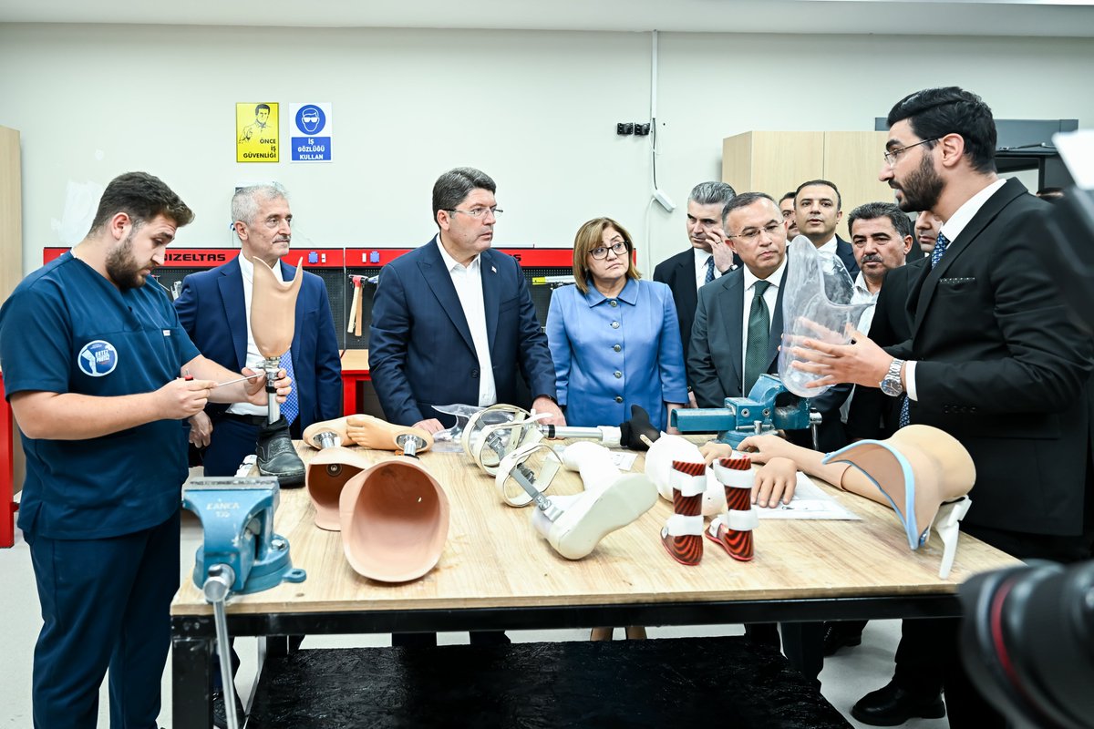 yilmaztunc's tweet image. Gaziantep Büyükşehir Belediyemize bağlı Buğday Tanesi Ortez Protez Yapım ve Uygulama Merkezi’ni ziyaret ettik.

Engelli bireylerin hayatına dokunmak, onları toplumun etkin ve üretken bireyleri olarak topluma kazandırmak; sosyal adaletin ve insan onurunun en güçlü…