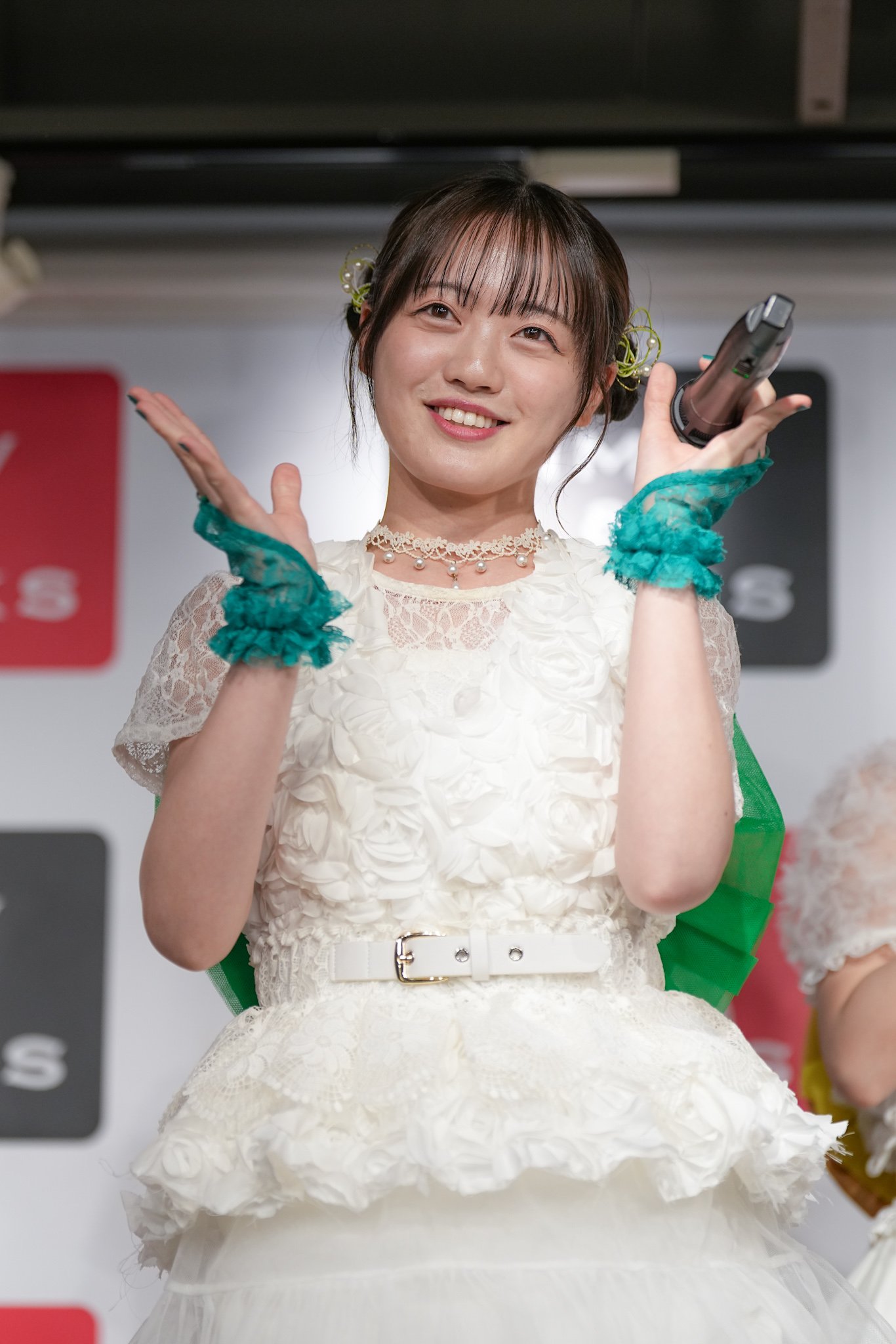 あやなん♡hwaraさん♡2024 クリスマス缶♡新品未開封♡おまけ付き♡ だあ on X: 