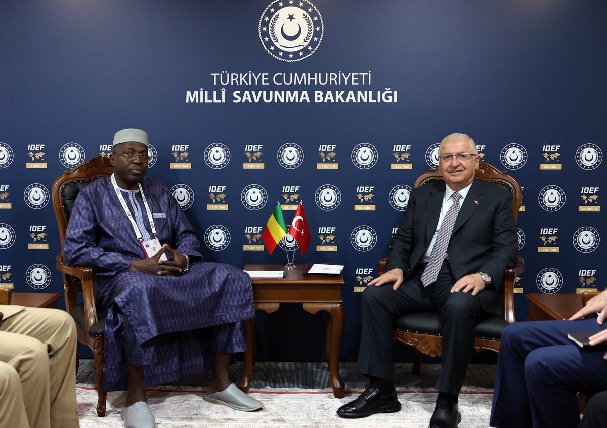 tcsavunma's tweet image. Millî Savunma Bakanı Yaşar Güler IDEF 2025 Fuarı’nda; Mali Genelkurmay Başkanı Oumar Diarra ve Mali Savunma Bakanlığı Genel Sekreteri Tümgeneral Sidiki Samake ile Endonezya Kara Kuvvetleri Komutanı Orgeneral Maruli Simanjuntak’ı kabul etti.
#MillîSavunmaBakanlığı
#YaşarGüler