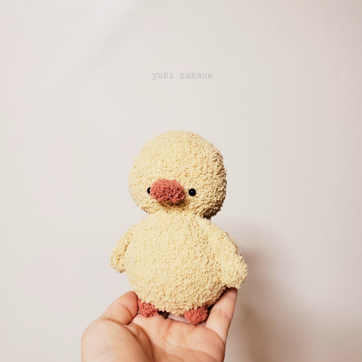 yuki_sakaue's tweet image. こんな真夜中に可愛い子を産み出してしまいました🥺 

#ぬいぐるみ 
#ハンドメイド