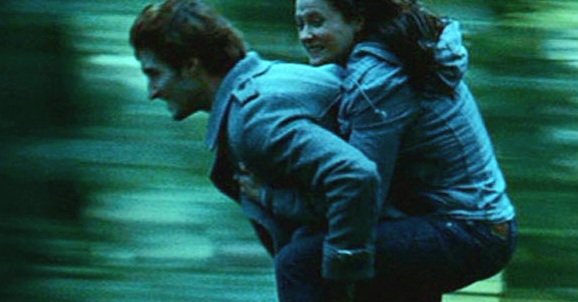 FontanaRegi's tweet image. Kristen Stewart's body double in the Twilight movies was a poor choice. Not only did she look nothing like her, but she smiled as well.