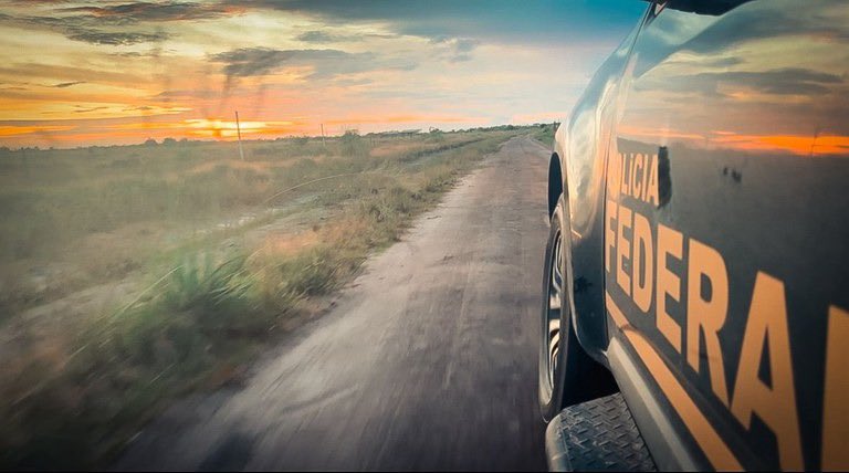 policiafederal's tweet image. 🚓#OPERAÇÃOPF | PF desarticula organizações criminosas com Operação Conexão Sul de Minas. Foram cumpridos 7 mandados de prisão preventiva, 8 mandados de prisão temporária, além de buscas, apreensões e sequestro de bens dos investigados em Minas Gerais e São Paulo.
➡️Saiba mais:…