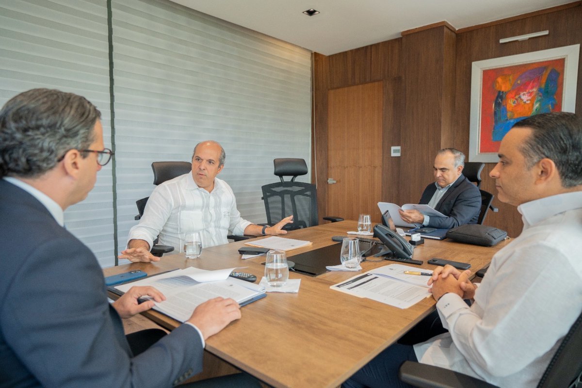 Dominican Embassy in Canada (@rdencanada) on Twitter photo El Emb. <a href="/JoseBlanco/">Jose Blanco</a> sostuvo un encuentro con el presidente del Consejo Nacional de la Empresa Privada (<a href="/CONEP_RD/">CONEP</a>) Sr. Celso Juan Marranzini, (<a href="/celsojm/">Celso J. Marranzini</a>) y el vicepresidente ejecutivo, Sr. César Dargam (<a href="/cesardargam/">Cesar Dargam</a>). Durante la reunión se abordaron las oportunidades para ampliar El Emb. <a href="/JoseBlanco/">Jose Blanco</a> sostuvo un encuentro con el presidente del Consejo Nacional de la Empresa Privada (<a href="/CONEP_RD/">CONEP</a>) Sr. Celso Juan Marranzini, (<a href="/celsojm/">Celso J. Marranzini</a>) y el vicepresidente ejecutivo, Sr. César Dargam (<a href="/cesardargam/">Cesar Dargam</a>). Durante la reunión se abordaron las oportunidades para ampliar