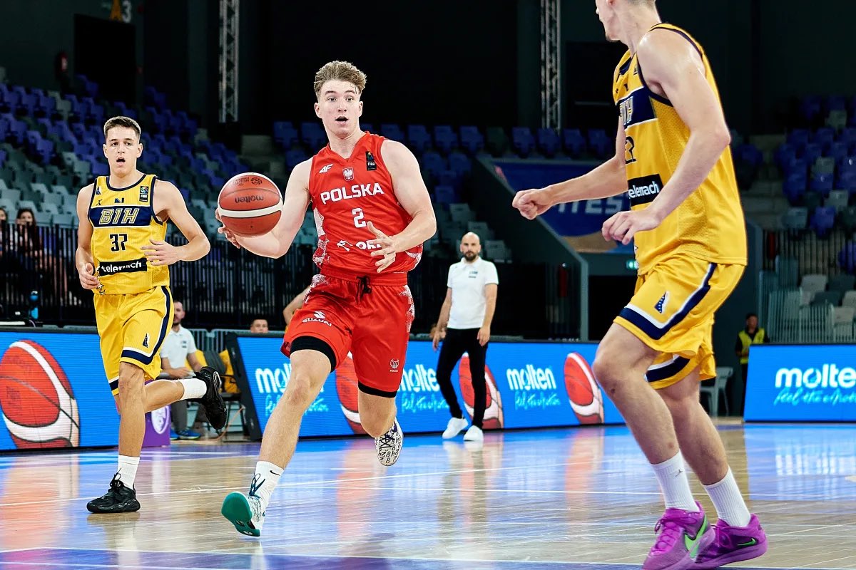 Reprezentacja Polski U18 pokonała 78:63 Bośnię i Hercegowinę na EuroBaskecie U18 Dywizji B ✌️

Bartek był najlepszym strzelcem kadry - zdobył 17 punktów, osiem zbiórek, trzy przechwyty oraz asystę wchodząc z ławki 🔥 Piękny prezent urodzinowy 🎁

fot. FIBA 
#plkpl