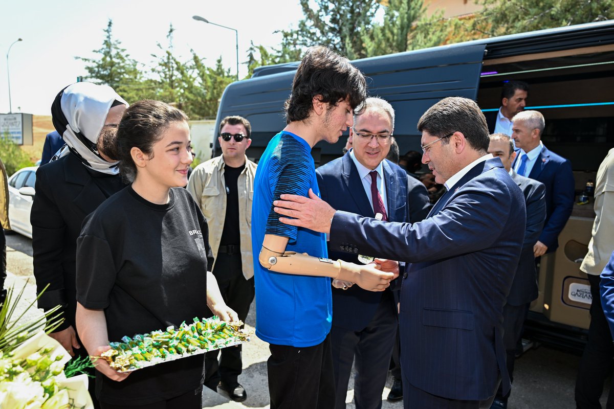 yilmaztunc's tweet image. Gaziantep Büyükşehir Belediyemize bağlı Buğday Tanesi Ortez Protez Yapım ve Uygulama Merkezi’ni ziyaret ettik.

Engelli bireylerin hayatına dokunmak, onları toplumun etkin ve üretken bireyleri olarak topluma kazandırmak; sosyal adaletin ve insan onurunun en güçlü…