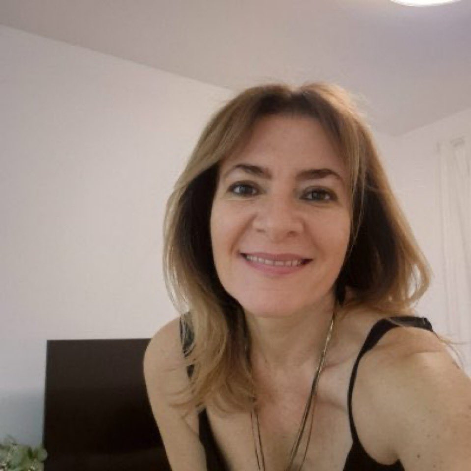 pacomuf's tweet image. Listo el cafecito de viernes para escuchar el comentario de Irene Levy @soyirenelevy en @notipulsoRE de @RadioEducacion quien nos habla acerca de la Inteligencia Artificial y el presidente Donald Trump. 📻🎧🎙️