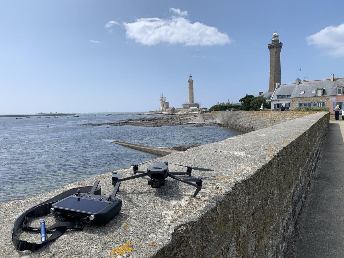 FlyUp Drone tweet media