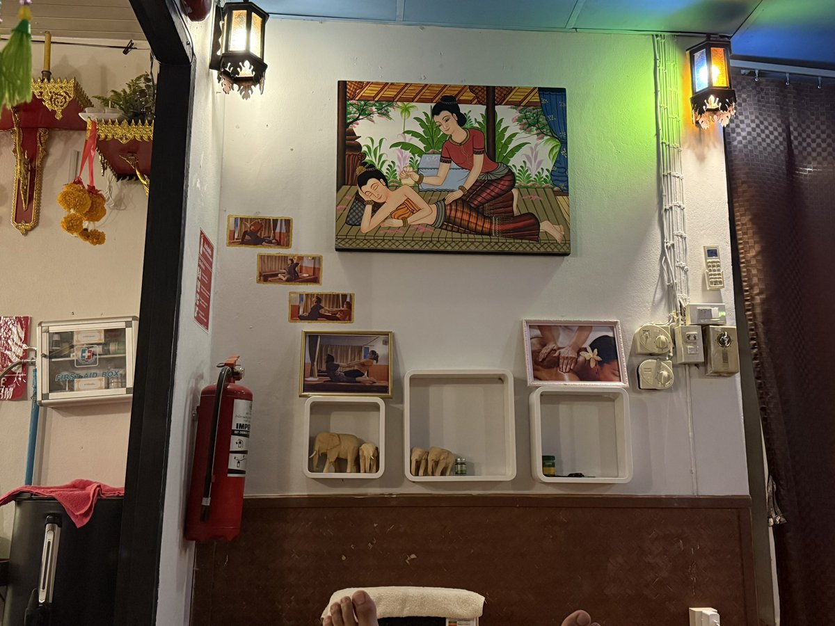krate27's tweet image. Thailand and a nice foot massage.