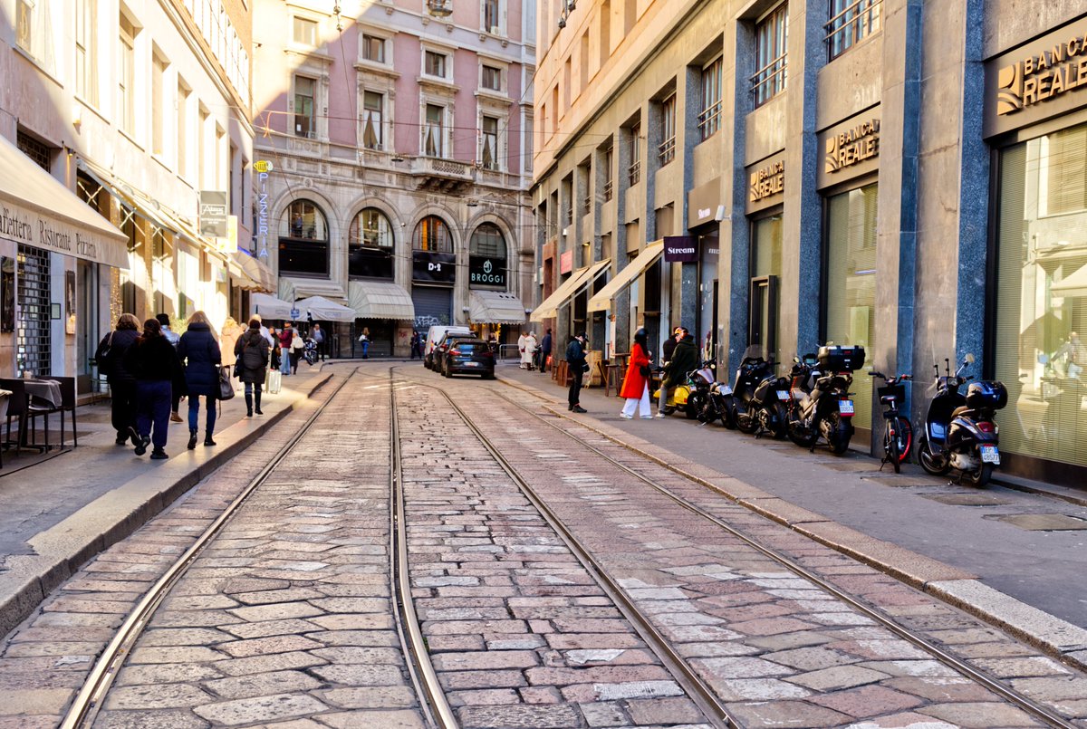Run_fly_Smile's tweet image. City lights 馃槉
Streets of Milano
Italy 馃嚠馃嚬
#Italy #Milano