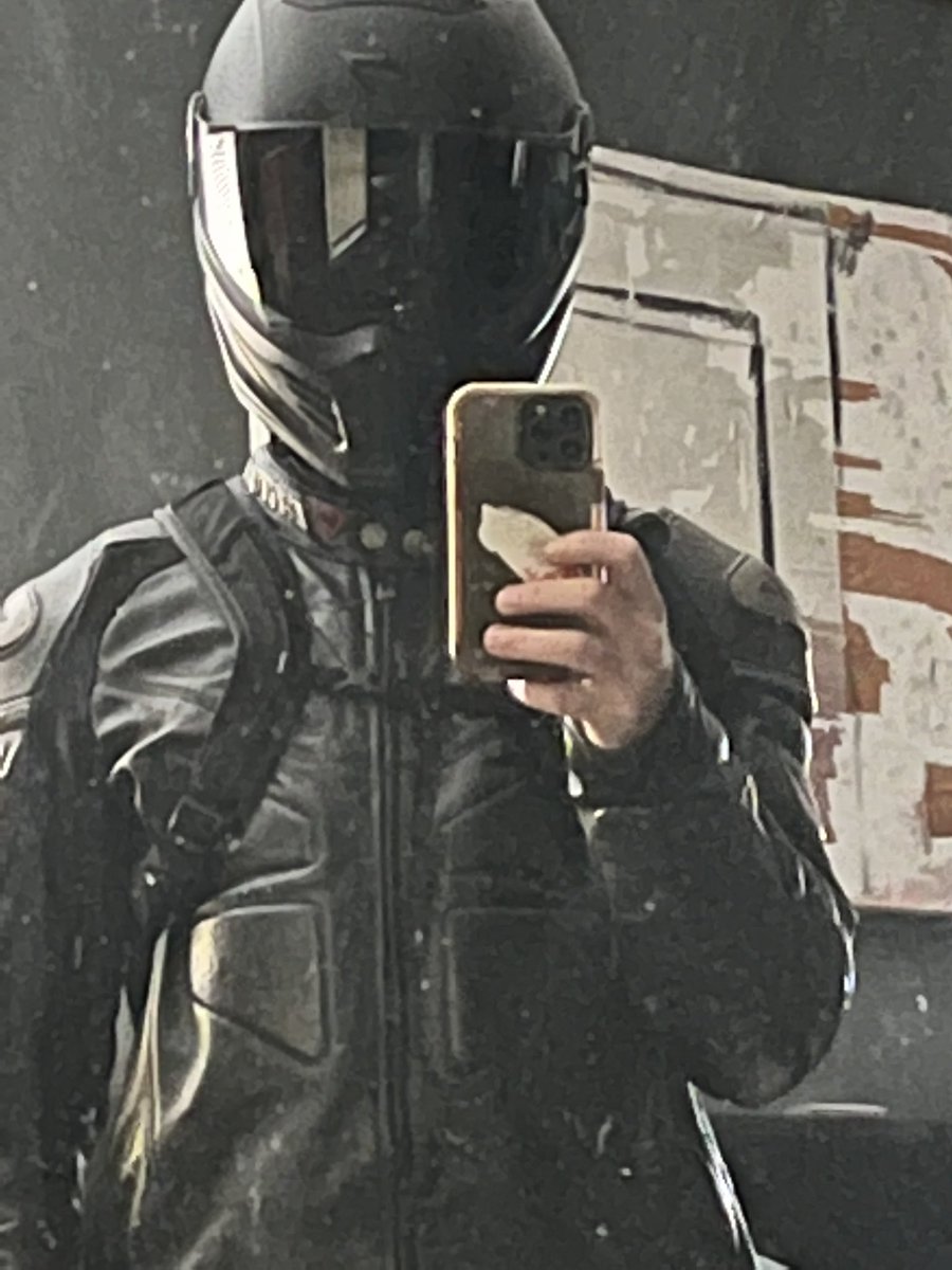 TOBYPHOTO's tweet image. Time for the Urban Chalk Demon to go shadow mode and terrorize the non native urban dwellers. GTFO