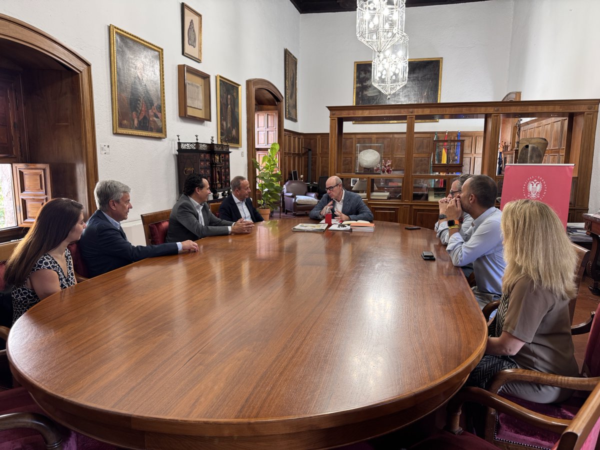CanalUGR's tweet image. Esta mañana, el rector de la #UGR @PedroMercadoUGR ha presidido una reunión institucional con representantes de la empresa #Portinox