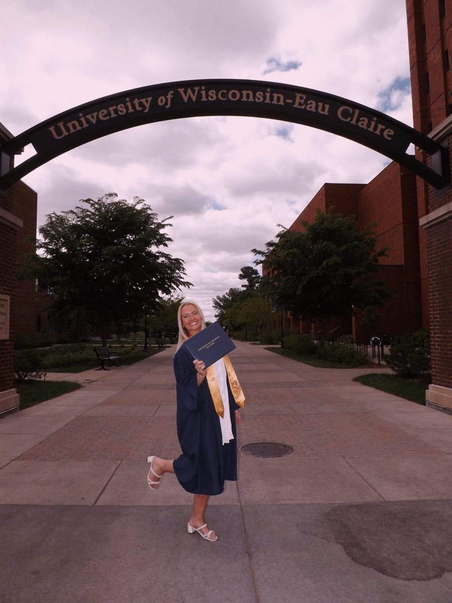 Lo que comenzó como una salida entre amigas en Milwaukee terminó en tragedia. Dos mujeres fueron atropelladas por un conductor que cruzó una barrera, y aunque ambas se recuperan de heridas graves, el responsable solo recibió una infracción.

Más detalles en #TelemundoWIcom