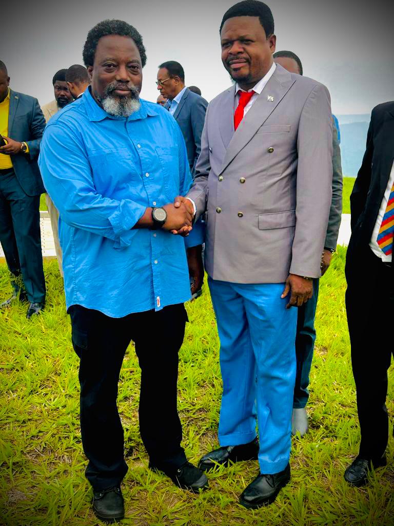 Ibandagrace's tweet image. #RDC: La décision du fameux procès contre #Joseph_Kabila_Kabange est déjà connue de tous, ce ne sera pas un arrêt de justice, mais bien une manœuvre politique du Président #Félix_Tshisekedi pour ternir son casier.
Qu’ils sachent une chose : le peuple souverain reste le seul…