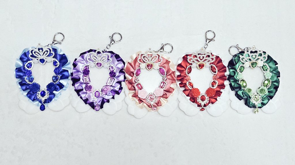 7월 26일 토요일 디페스타 I2
요술봉탑꾸와 보석키링탑꾸 들고갑니다😊
그 외 스티커탑꾸도 같이 가져갑니다!
너무 오랜만이라 두근두근 하네요
내일 뵙겠습니다❤