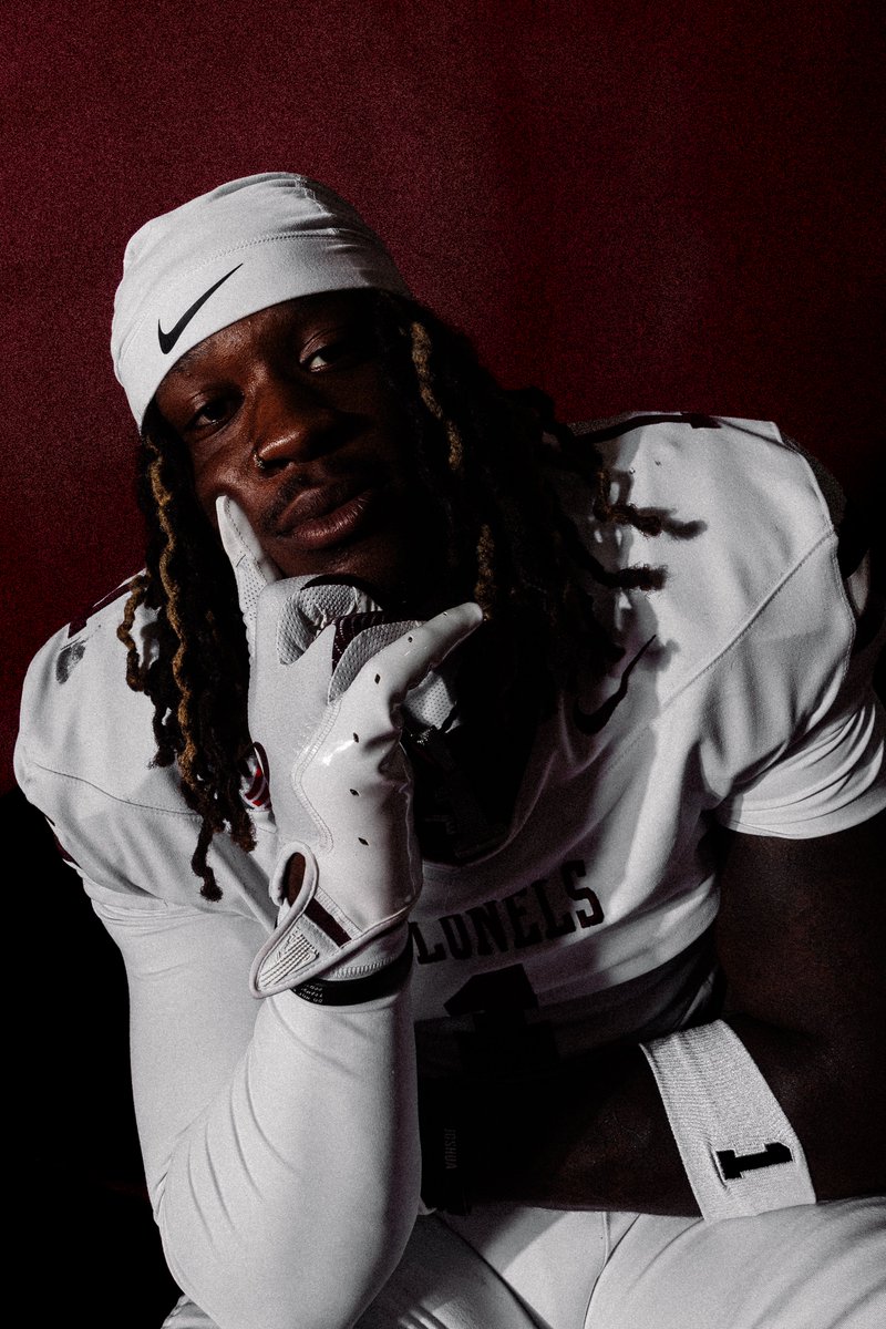 EKUFootball's tweet image. Flexing for these photoshoot frames! ๐ธ๐
#E2W | #MatterOfPride