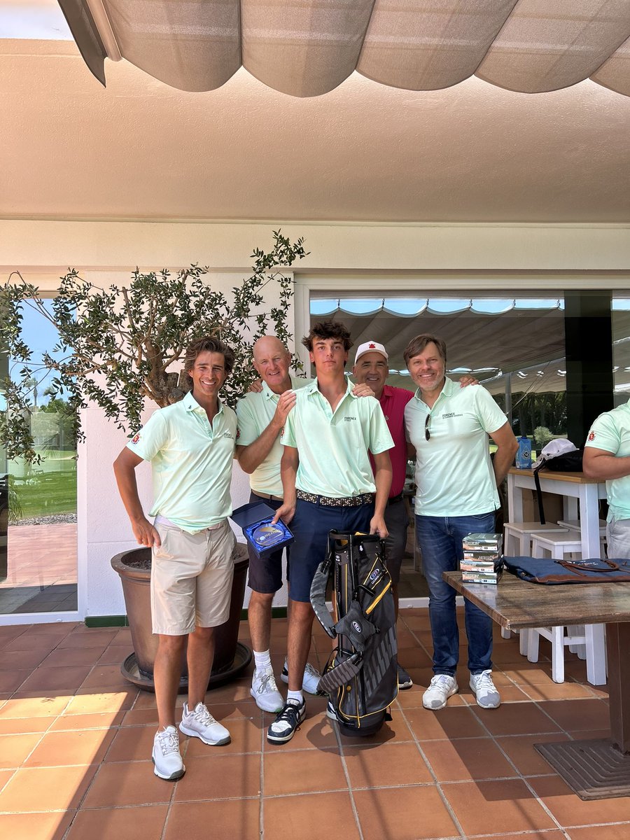 SanctiFnx's tweet photo. Estos han sido nuestros ganadores del segundo torneo:

Por scratch:
🥇Max Ricart
🥈Cosme Lavín Delgado 
🥉Valeria Esteban Rodríguez 

¡¡Enhorabuena!!
#elveranodesuvida https://t.co/xKG1jbxhk8