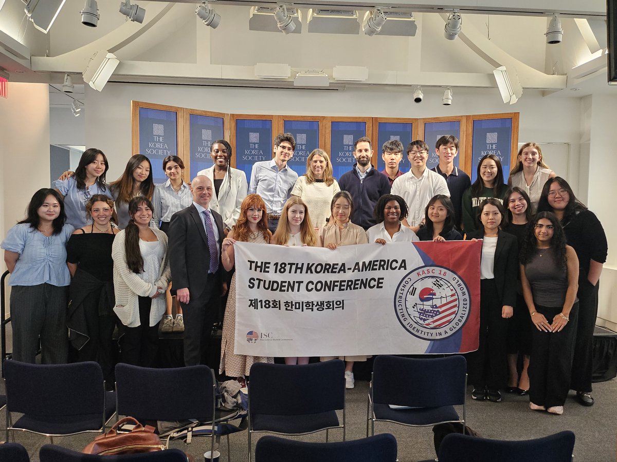 koreasociety's tweet image. On July 23, The Korea Society hosted Sean King & @emmachanlettave in conversation with @jcorrado1953 on U.S.-Korea-Japan ties. They spoke to 24 #KASC18 delegates—students from Korea & the U.S. exploring intl. relations after a study tour in Seoul & stop in NYC!