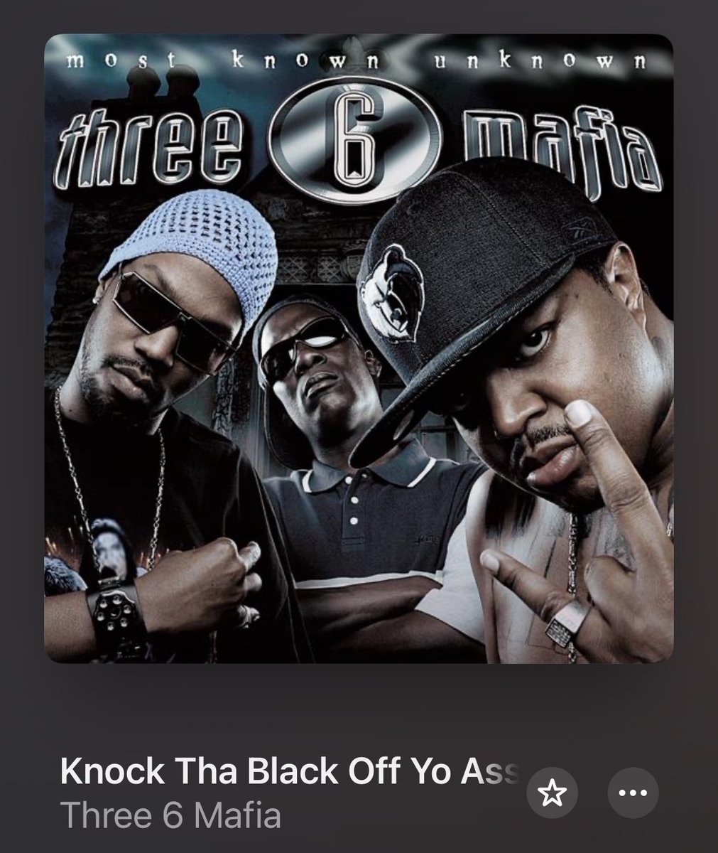AlexHartsuff's tweet image. Friday leg day music
(I did 10 sets of incline bench and left)