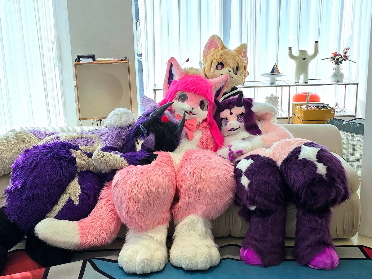 savannyan's tweet image. #FursuitFriday